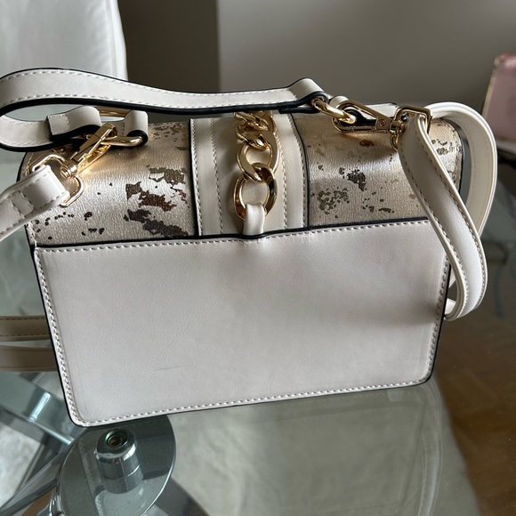 Stylish gold & cream colour mini bag, brand new - Picture 3 of 4